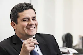 Bolsonaro ficou chateado com Moro ao ser ignorado por ele em aeroporto em 2017