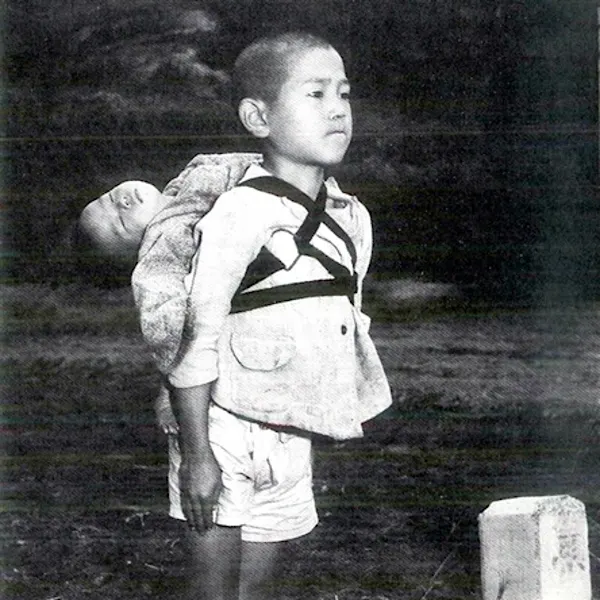 「焼き場に立つ少年」はあの子?謎追う被爆者 ローマ法王注目の写真 「焼き場に立つ少年」はあの子?謎追う被爆者 ローマ法王注目の写真