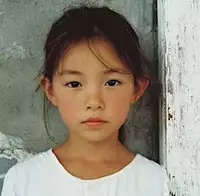 歯磨きも入浴もせず毎日同じ服を着る、小学生みずきちゃんを苦しめる子どもの貧困とは