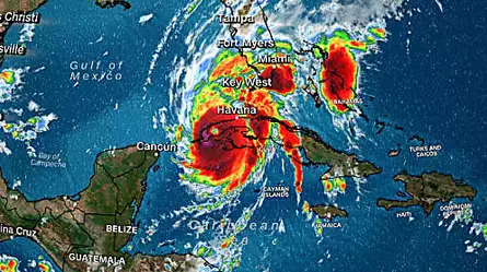 Ian azota a Cuba como huracán de categoría tres y avanza hacia la Florida
