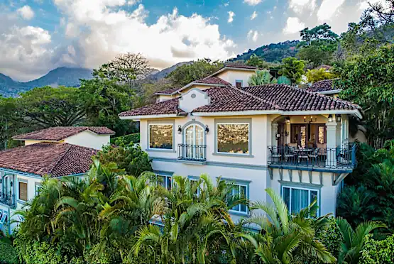 Costa Rica’s Escazú Has Beautiful Scenery, a Temperate Climate and Lots of Amenities Costa Rica’s Escazú Has Beautiful Scenery, a Temperate Climate and Lots of Amenities
