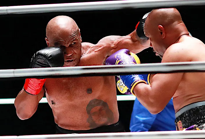 Ο Mike Tyson πεινάει περισσότερο μετά τον αγώνα της επιστροφής τελειώνει ισοπαλία