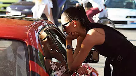 Caracas: Los carros sin vender de modelos antiguos casi se regalan