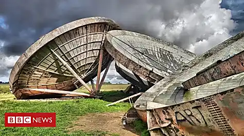 Giant RAF dishes 'sold for scrap'
