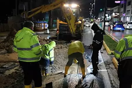 Θραύση αγωγού και καθίζηση οδοστρώματος στα Μελίσσια – Αποκαταστάθηκε η κυκλοφορία των οχημάτων Θραύση αγωγού και καθίζηση οδοστρώματος στα Μελίσσια – Αποκαταστάθηκε η κυκλοφορία των οχημάτων
