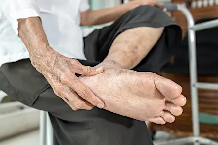 Καίγονται τα πόδια σου; Χρησιμοποίησε αυτό κάθε βράδυ (ιδιοφυές!) Καίγονται τα πόδια σου; Χρησιμοποίησε αυτό κάθε βράδυ (ιδιοφυές!)