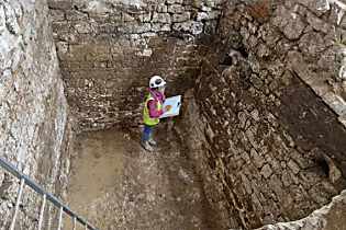 Exploration of London Medieval Cesspit Reveals Artifacts – Veterans Today | Military Foreign Affairs Policy Journal for Clandestine Services