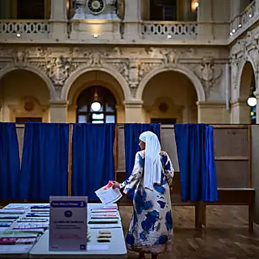 Οι μουσουλμάνοι ψηφοφόροι της Γαλλίας φοβούνται τη νίκη της ακροδεξιάς στις εκλογές