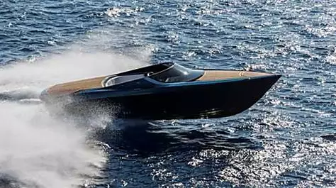 Driving Aston Martin's £1.6m power boat