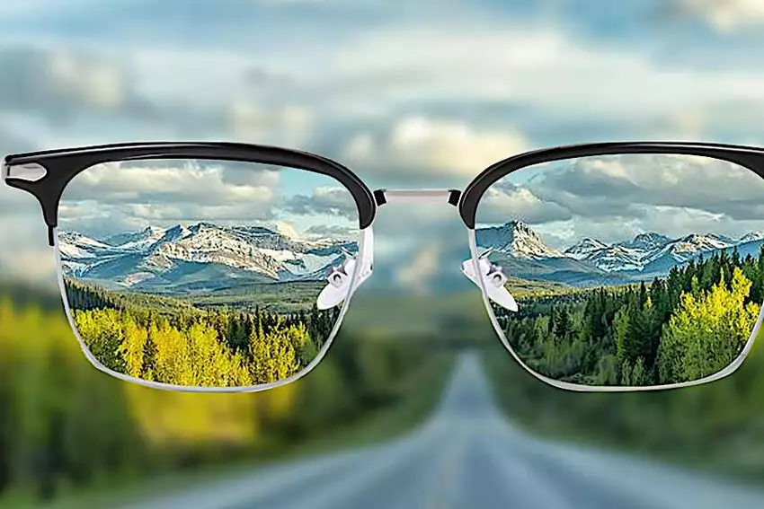 A Pair of Reading Glasses That Can Auto Focus, Smart Zoom