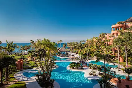 Seafront Mediterranean luxury in the heart of Estepona near Marbella