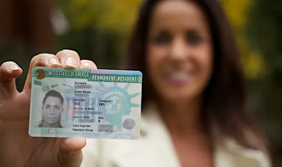 Απομένουν 3 ημέρες πριν κλείσετε την Επίσημη Πράσινη Κάρτα DV -2022.  Κάνε αίτηση τώρα