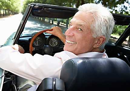 Assicurazione auto senior: il costo potrebbe sorprenderti