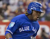Gerente general de los Azulejos afirma que Vladimir Guerrero Jr. no será subido esta temporada
