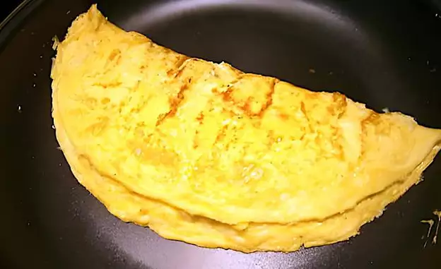 Japaner werfen ihre alten Pfannen in den Müll – das ist genial!