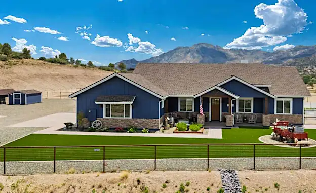 An Off-Grid Modern Farmhouse Is Selling in the Middle of Arizona Horse Country