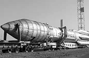 [Pics] Why Russia Did Not Put a Man on the Moon – The Secret Soviet Moon Rocket
