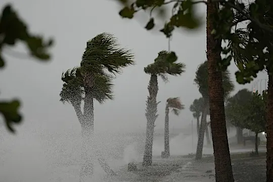 Hurricane season: El Niño could both intensify and tear apart storms