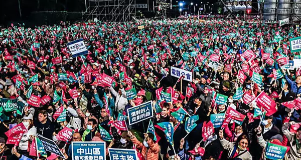 In Pictures: Taiwanese ready to hand power to a new president