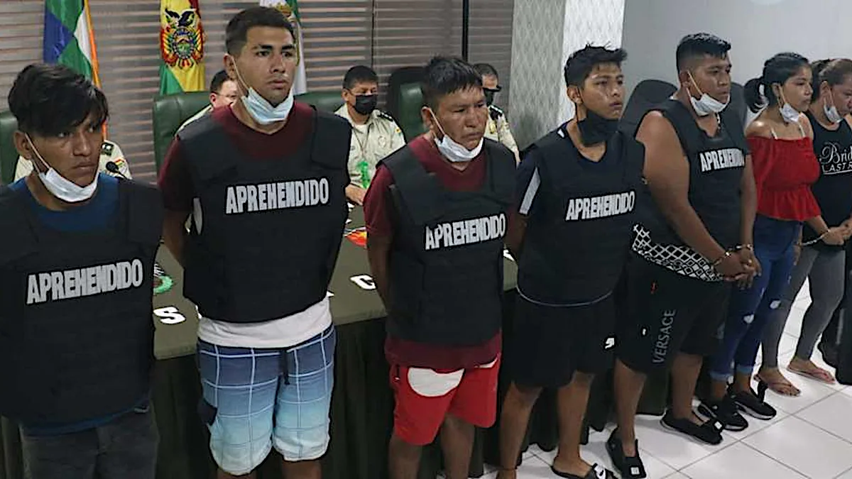 Cae gavilla que robaba en micros por zona Los Pozos | EL DEBER