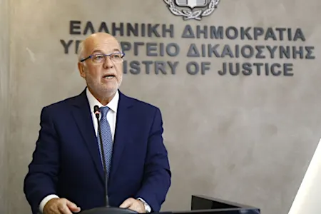 Φλωρίδης: Έρχεται νέο πλαίσιο για τη λειτουργία των πολυκατοικιών - Αλλάζει ο νόμος του 1929 Φλωρίδης: Έρχεται νέο πλαίσιο για τη λειτουργία των πολυκατοικιών - Αλλάζει ο νόμος του 1929