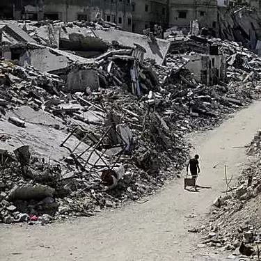 Urbicide: «Ακόμα κι αν το Ισραήλ σταματήσει να βομβαρδίζει τη Γάζα αύριο, θα είναι αδύνατο να ζήσει κανείς εκεί»