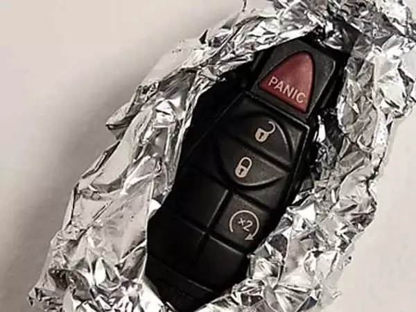 Here's Why You Should Wrap Your Car Fob In Foil From Time To Time