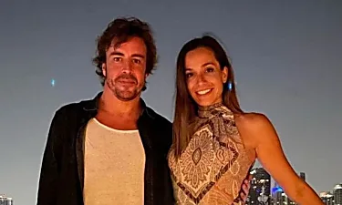 Alonso comparte sus primeras fotos con su nueva novia y su ex las comenta: “Madreada”