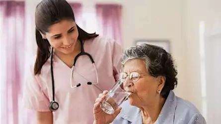 ¡Estos son los increíbles beneficios de beber agua caliente todas las mañanas!