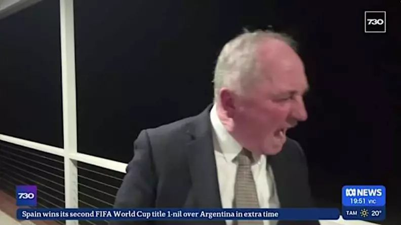 ‘Sit down!’ Barnaby Joyce went on ABC and shouted at dog ‘Sit down!’ Barnaby Joyce went on ABC and shouted at dog