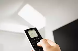 Comment installer un thermostat connecté étape par étape dans une maison ?