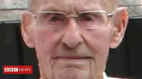 Three-day roof ordeal man, 102, dies