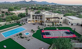 Sarah Palin’s Arizona Estate Sells for $2.275 Million