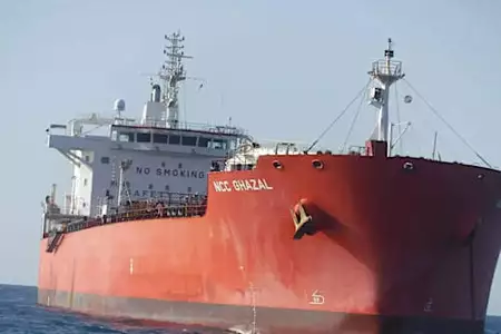 Επίθεση Χούθι με βαλλιστικούς πυραύλους σε σαουδαραβικό τάνκερ στην Ερυθρά Θάλασσα Επίθεση Χούθι με βαλλιστικούς πυραύλους σε σαουδαραβικό τάνκερ στην Ερυθρά Θάλασσα