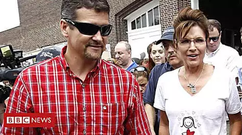 Sarah Palin's husband 'files for divorce'