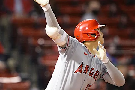 エンゼルスの大谷、ルース本拠地で一発　グリーンモンスター越え