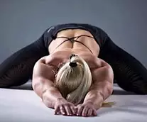 Chiropractors Stunned: Simple Stretch Relieves Years of Back Pain (Watch)