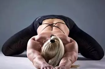 Chiropractors Baffled: This Stretch Relieves Years of Back Pain