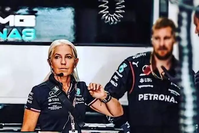 Angela Cullen, ex-fysio van Lewis Hamilton, laat van zich horen op Instagram - F1journaal.be