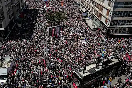 Τουρκία: Χιλιάδες υποστηρικτές του Οζγκούρ Οζέλ συγκεντρώθηκαν στην Άγκυρα