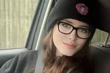 Η Τζέιμι-Λία Μπίσκοου κατονομάστηκε ως η 19χρονη που πέθανε μετά από επίθεση σκύλου στο Έσσεξ Η Τζέιμι-Λία Μπίσκοου κατονομάστηκε ως η 19χρονη που πέθανε μετά από επίθεση σκύλου στο Έσσεξ