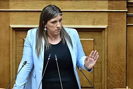 Μητσοτάκης για Κωνσταντοπούλου: «Αντιμετωπίστε την με την κατανόηση που της αρμόζει, σας παρακαλώ» Μητσοτάκης για Κωνσταντοπούλου: «Αντιμετωπίστε την με την κατανόηση που της αρμόζει, σας παρακαλώ»