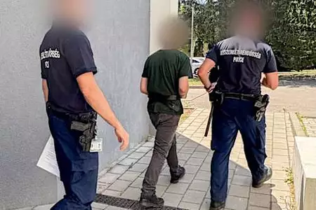 Φρίκη στην Ουγγαρία: Υποπτος για κανιβαλισμό 30χρονος - Βρήκαν ανθρώπινα μέλη και κρανία σπίτι του Φρίκη στην Ουγγαρία: Υποπτος για κανιβαλισμό 30χρονος - Βρήκαν ανθρώπινα μέλη και κρανία σπίτι του