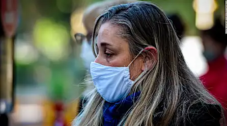 Las mujeres son las más afectadas por el estrés durante la pandemia, según un experto | Video