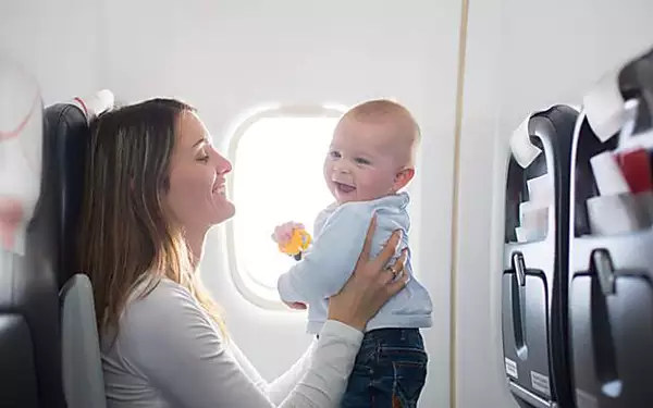 Voiture, avion, train avec bébé.