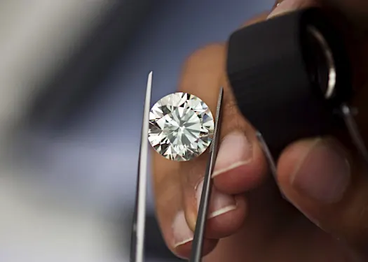 Η συμφωνία ΗΑΕ-Ισραήλ θα μπορούσε να δώσει νέα λάμψη στο εμπόριο διαμαντιών του Ντουμπάι