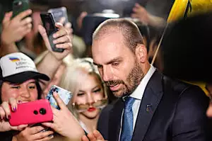 Gestão Trump convida Eduardo Bolsonaro e Paulo Figueiredo para conversas em Washington