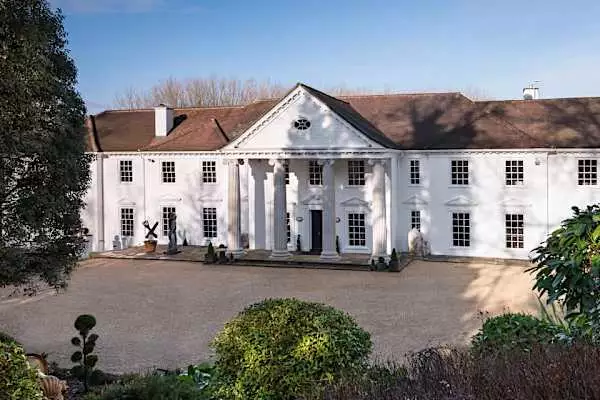 Spoon-Bending Illusionist Uri Geller Lists Palatial English Home for Nearly £8 Million