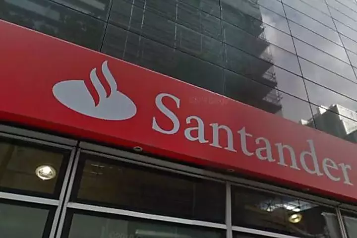 Santander obligado a devolver a sus clientes comisiones cobradas de manera indebida