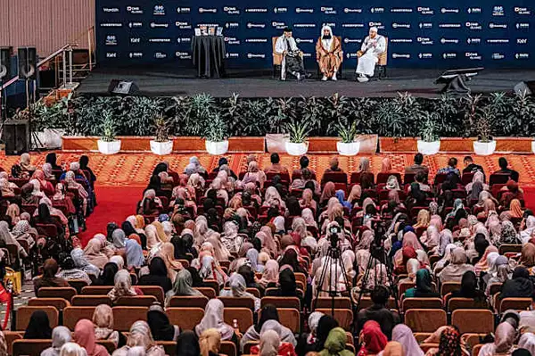 宗教活動與音樂會並駕齊驅，信仰在馬來西亞成為主流